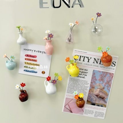 2025 Jingdezhen New Magnetic Refrigerator Magnet New Chinese Style Mini Vase Hydroponic Flower Arrangement Ceramic DIY Decoration