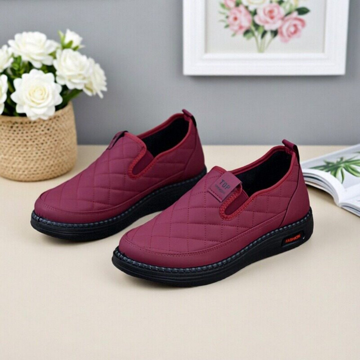 2026新款健步鞋女软底防滑一脚蹬懒人鞋平底舒适透气中老年妈妈鞋