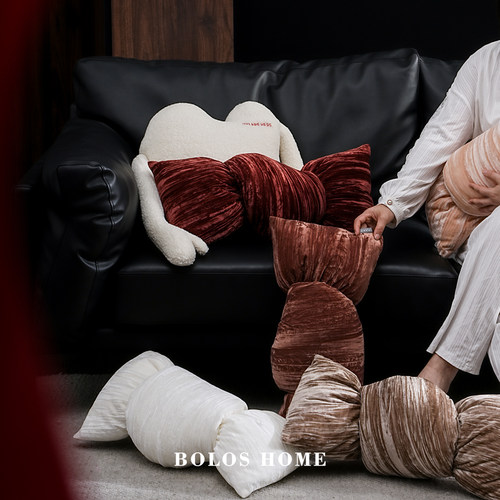 柏洛斯抱枕腰枕婚庆红色轻奢高级