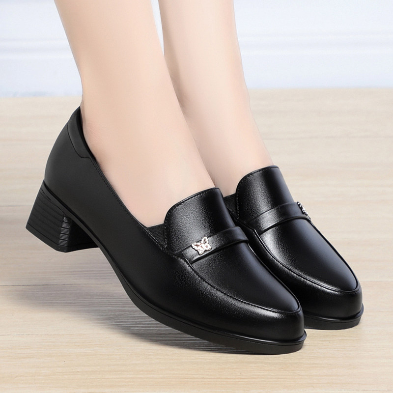 意尔康2026春季新款女单鞋正品真皮女鞋休闲时尚妈妈鞋中跟牛皮鞋