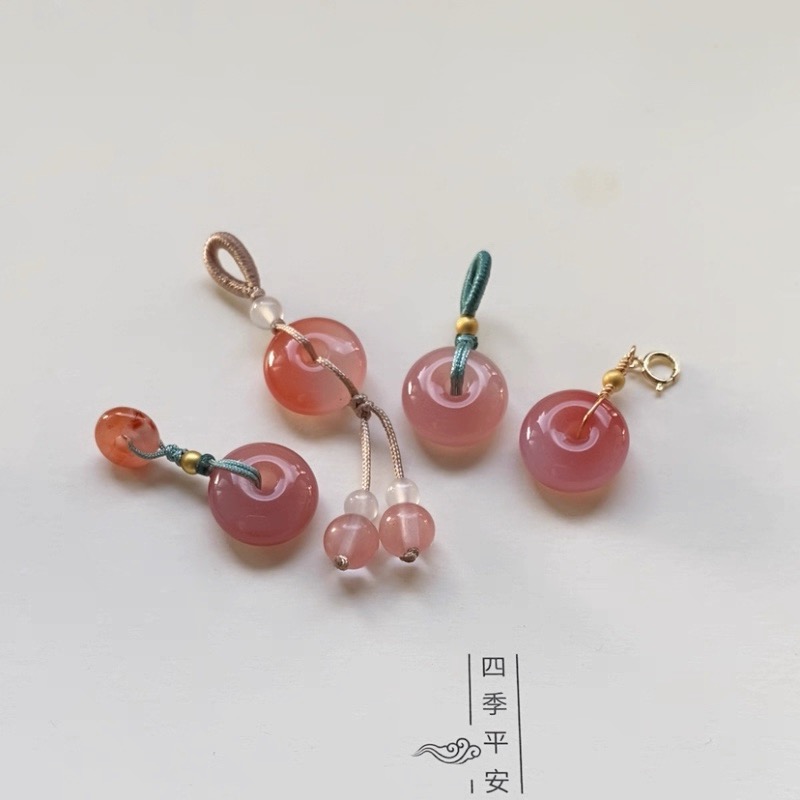 天然南红玛瑙吊坠平安扣