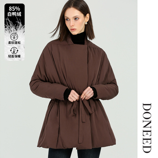 DONEED2025冬款简约时尚气质收腰圆领加厚保暖羽绒服女