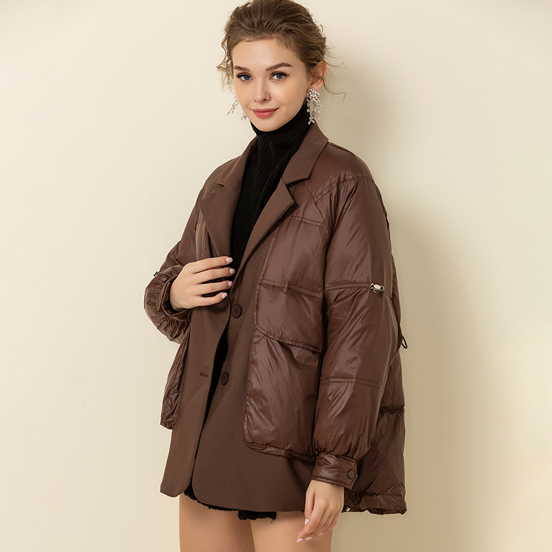 拼接西装领口袋短款羽绒服女