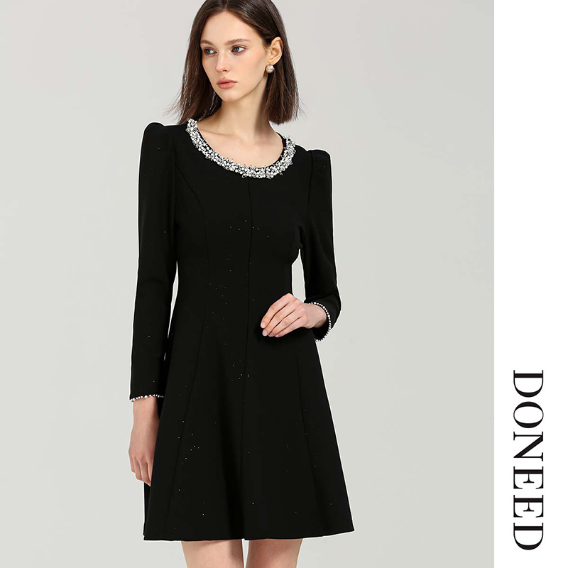 优雅气质收腰显瘦撒银黑色连衣裙