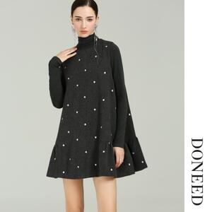 DONEED初春新款爱心绣花时尚减龄遮肉显瘦连衣裙两件套女