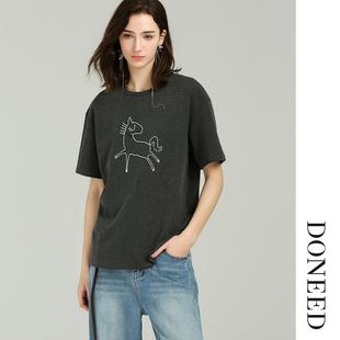 DONEED2026初春新款韩系设计感小马钉珠圆领T恤舒适百搭宽松休闲