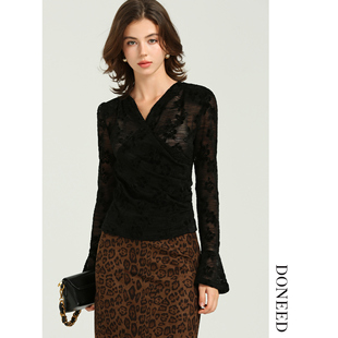 DONEED2025秋高端V领修身显瘦咖色植绒T恤交叉上衣女