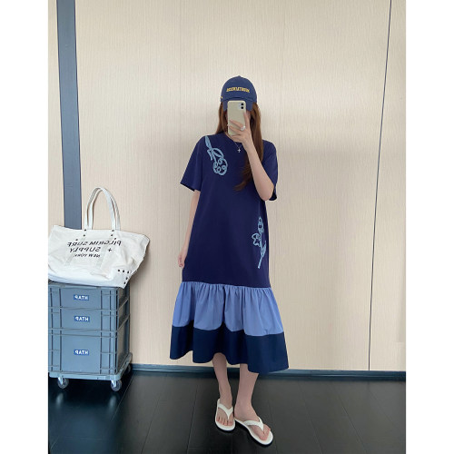 夏季新款大码宽松显瘦短袖连衣裙女撞色拼接休闲慵懒风绣花长裙子