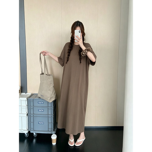 简约纯色休闲T恤长裙子2026夏季新款韩版宽松显瘦遮肉短袖连衣裙