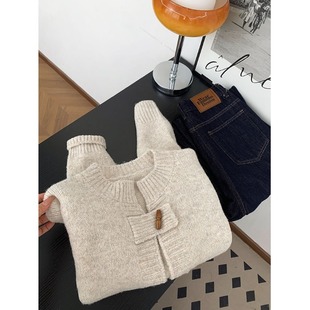 牛角扣灰色粗针麻花针织开衫外套女士加厚软糯毛衣慵懒高级感上衣