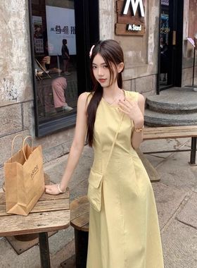 气质法式清纯温柔无袖黄色连衣裙吊带收腰显瘦新款背心长裙夏季