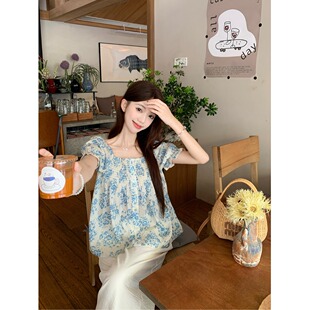 时尚碎花方领泡泡袖衬衫女2026夏季新款宽松褶皱洋气小众衬衣上衣