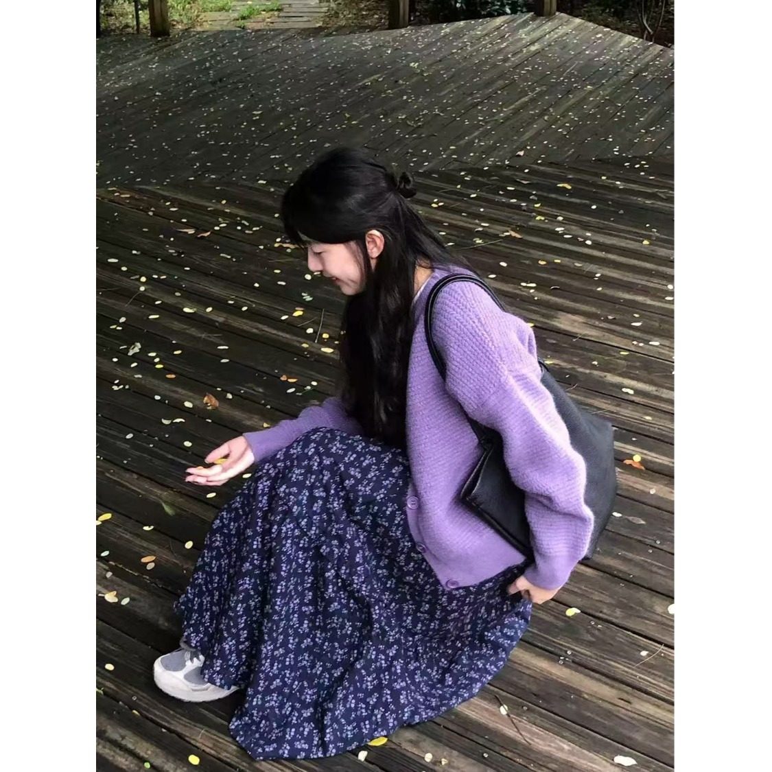 紫色针织毛衣开衫外套碎花半身裙