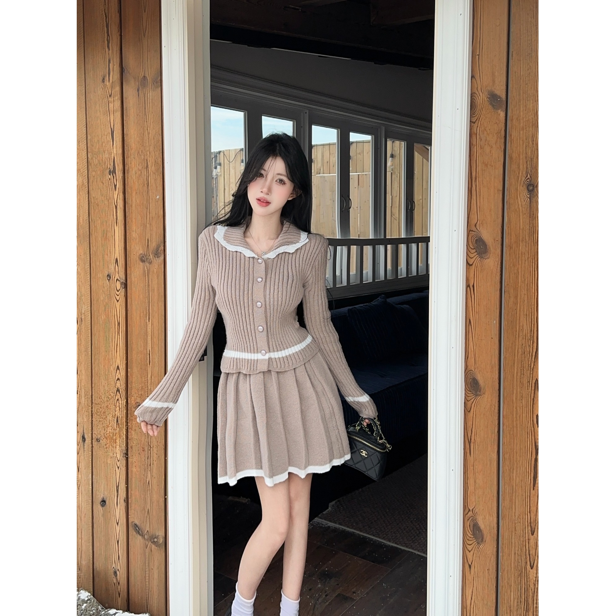 法式复古丝巾波点蝴蝶结针织打底衫女设计感收腰正肩长袖上衣秋冬