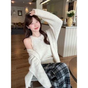 慵懒高级感秋季穿搭红色时尚套装女秋冬毛衣开衫外套背心两件套潮