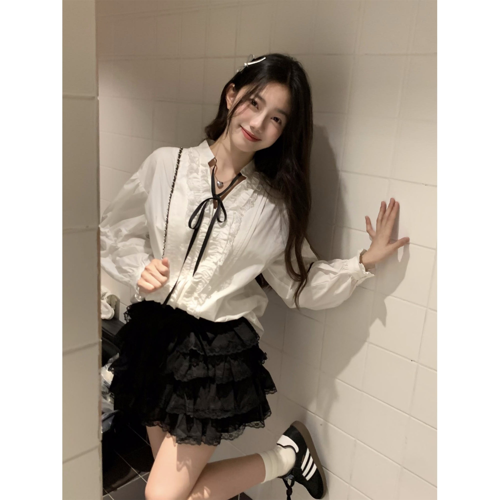 蕾丝木耳边设计感拼接长袖衬衫