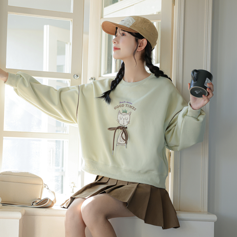 超火2024秋冬新款百搭短款连帽卫衣女显瘦韩版宽松休闲慵懒风上衣