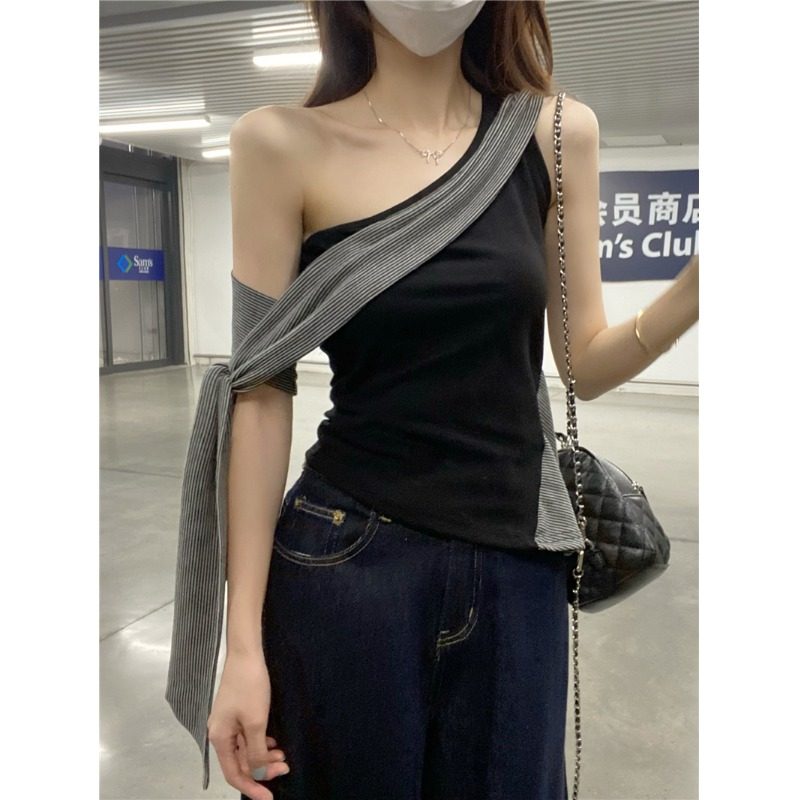 黑色条纹斜肩飘带背心女夏季新款设计感修身气质纯欲露肩显瘦上衣