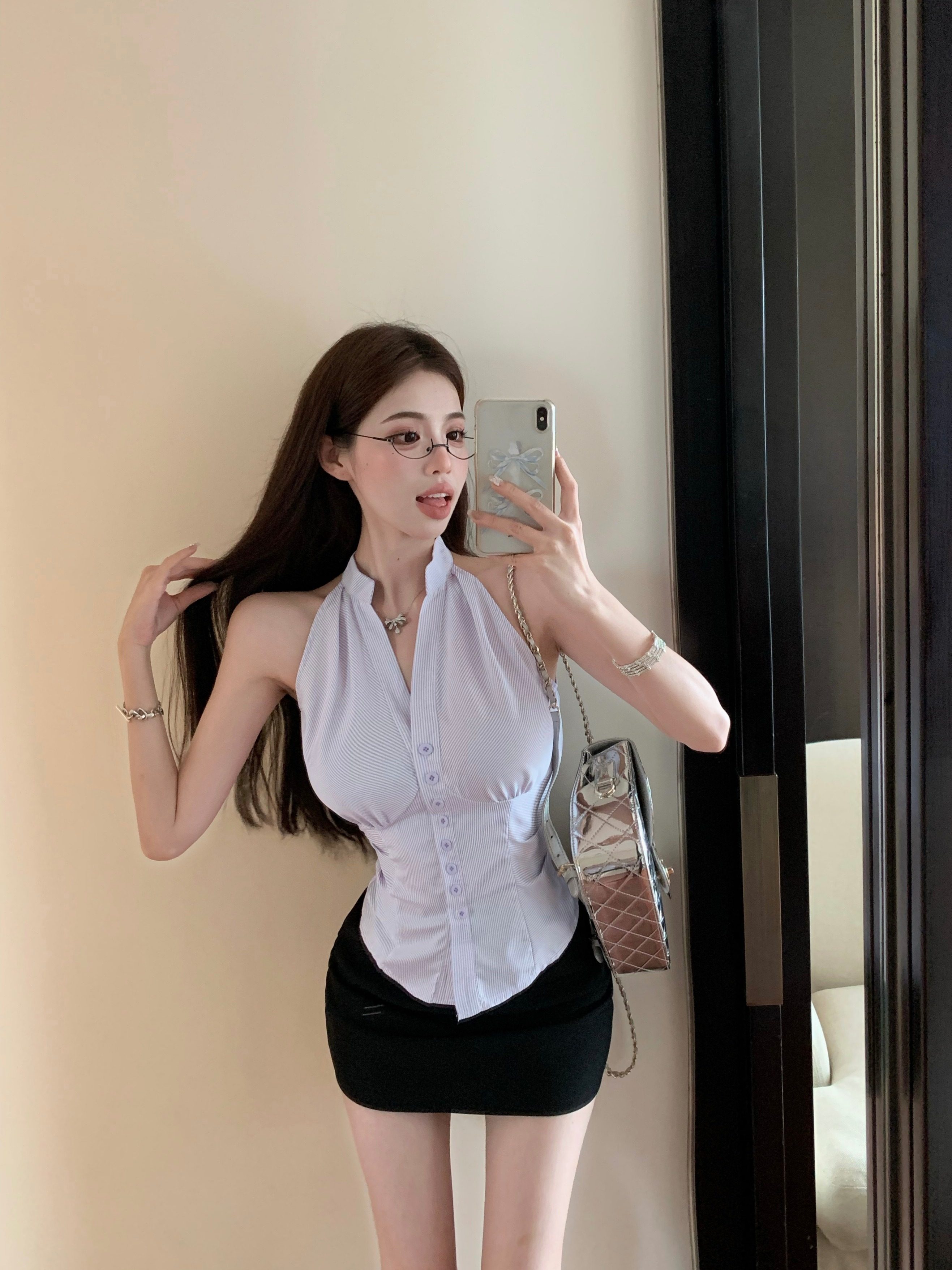 纯欲无袖挂脖衬衫女夏季修身显瘦条纹衬衣设计感小众收腰短款上衣