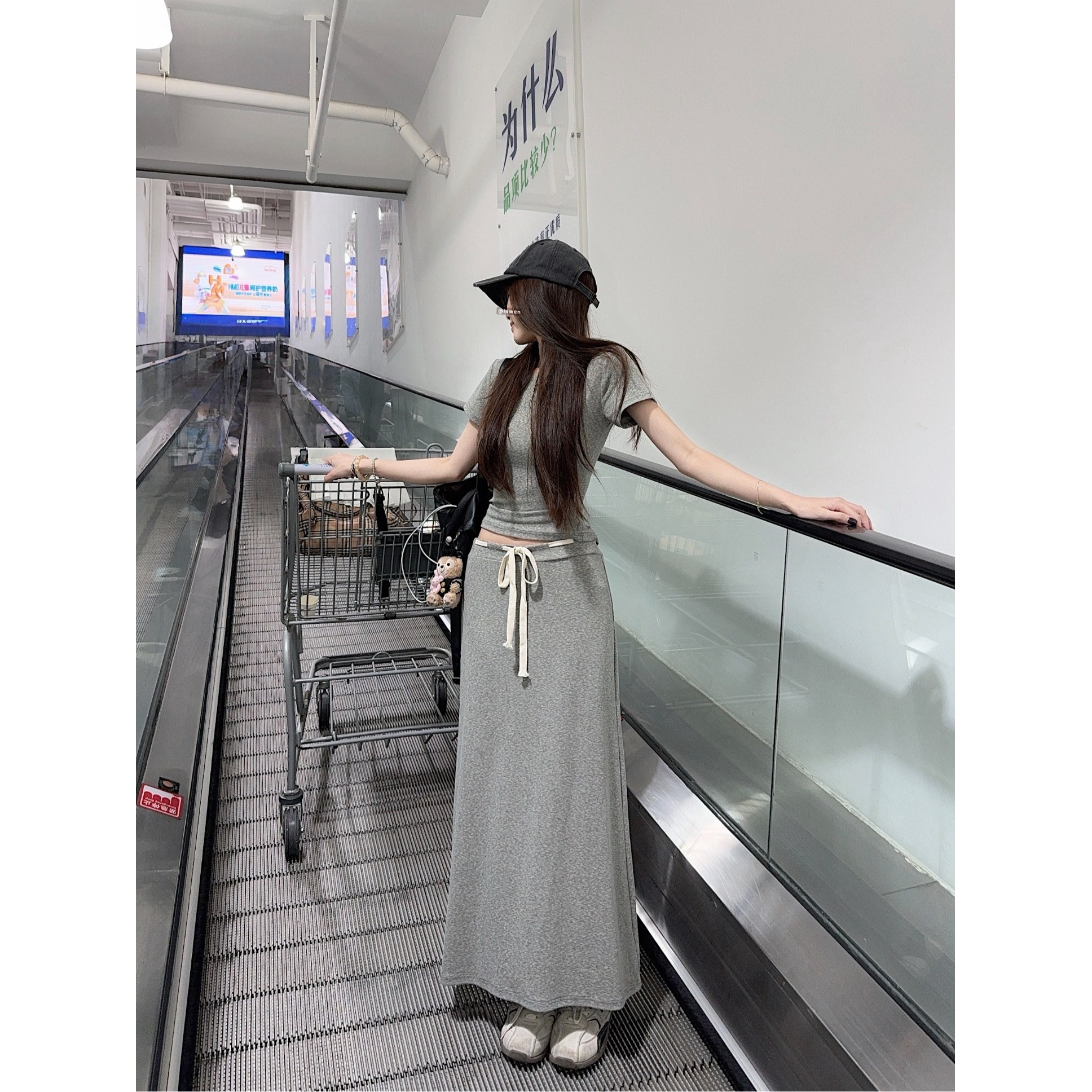设计感纯色正肩短袖T恤女夏季2025新款显瘦抽绳半身裙长裙单套装