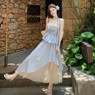 法式度假格子套装女夏季2025新款立体花朵吊带不规则半身裙两件套