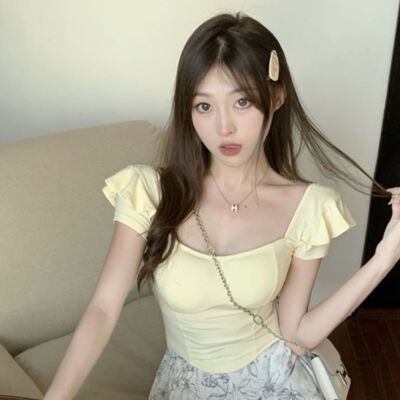 辣妹性感小飞袖短袖t恤女夏季露锁骨修身显瘦短款上衣设计感纯欲