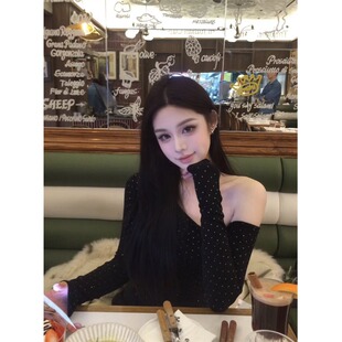 美式复古辣妹风烫钻斜领露肩设计感长袖T恤秋季新款紧身纯色上衣