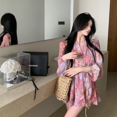 法式浪漫碎花泡泡袖连衣裙女早春季新款度假风荷叶边短裙收腰裙子