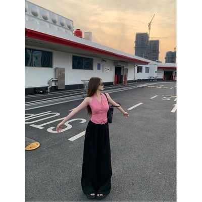 粉色条纹露背挂脖吊带背心+黑色裤子女2025年夏季新款韩系套装潮