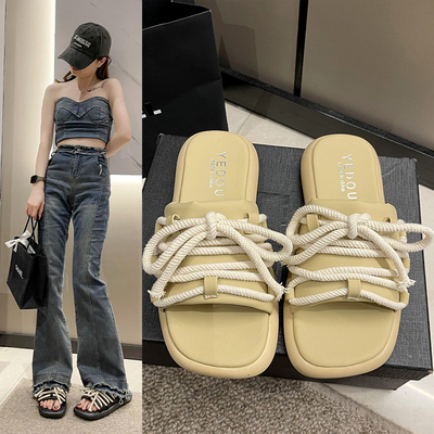 网红超火绝美凉拖鞋女夏外穿时尚百搭2025年新款平底海边沙滩拖鞋