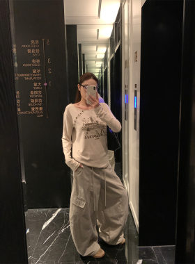 米花家 复古斜排扣大领口印花长袖T恤女早秋宽松薄款打底上衣