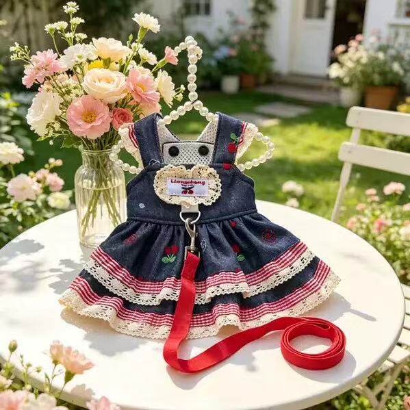 春夏款牛仔牵引樱桃小裙子猫猫狗狗外出衣服泰迪比熊博美英短通用