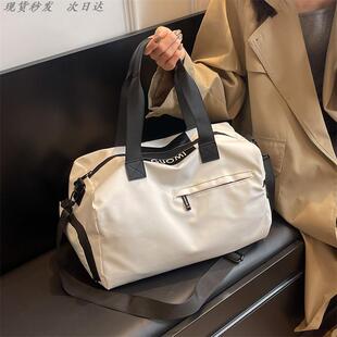 健身包男高级感轻便游泳防水旅行包女短途大容量出差手提行李包运