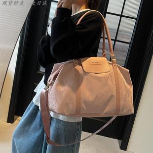 通勤单肩 女士外出短途旅行包大容量出差旅行包轻便防水行李包时尚