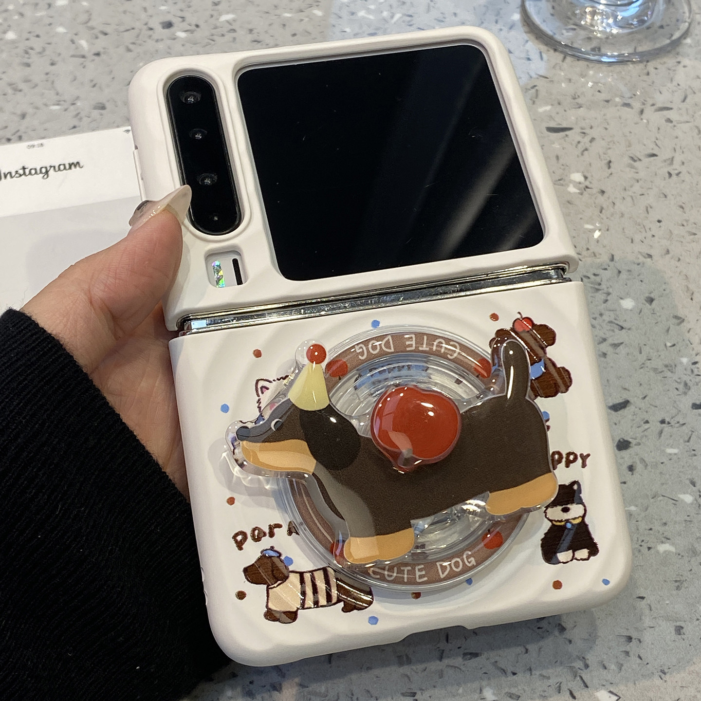 【每日新品】趣味可旋转苹果腊肠狗磁吸支架适用华为purax手机壳Pocket2小米mixflip2三星zflip7典藏版6外壳5