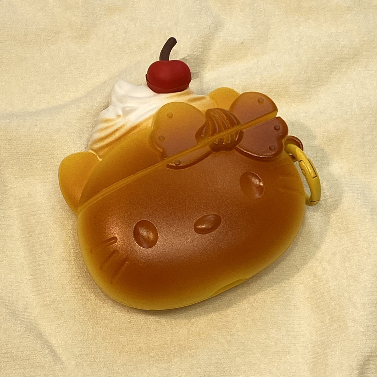 可爱奶油樱桃面包KT猫适用airpods4保护套airpod3苹果pro耳机壳二代无线蓝牙第三代aipods2代airpodpro四代女