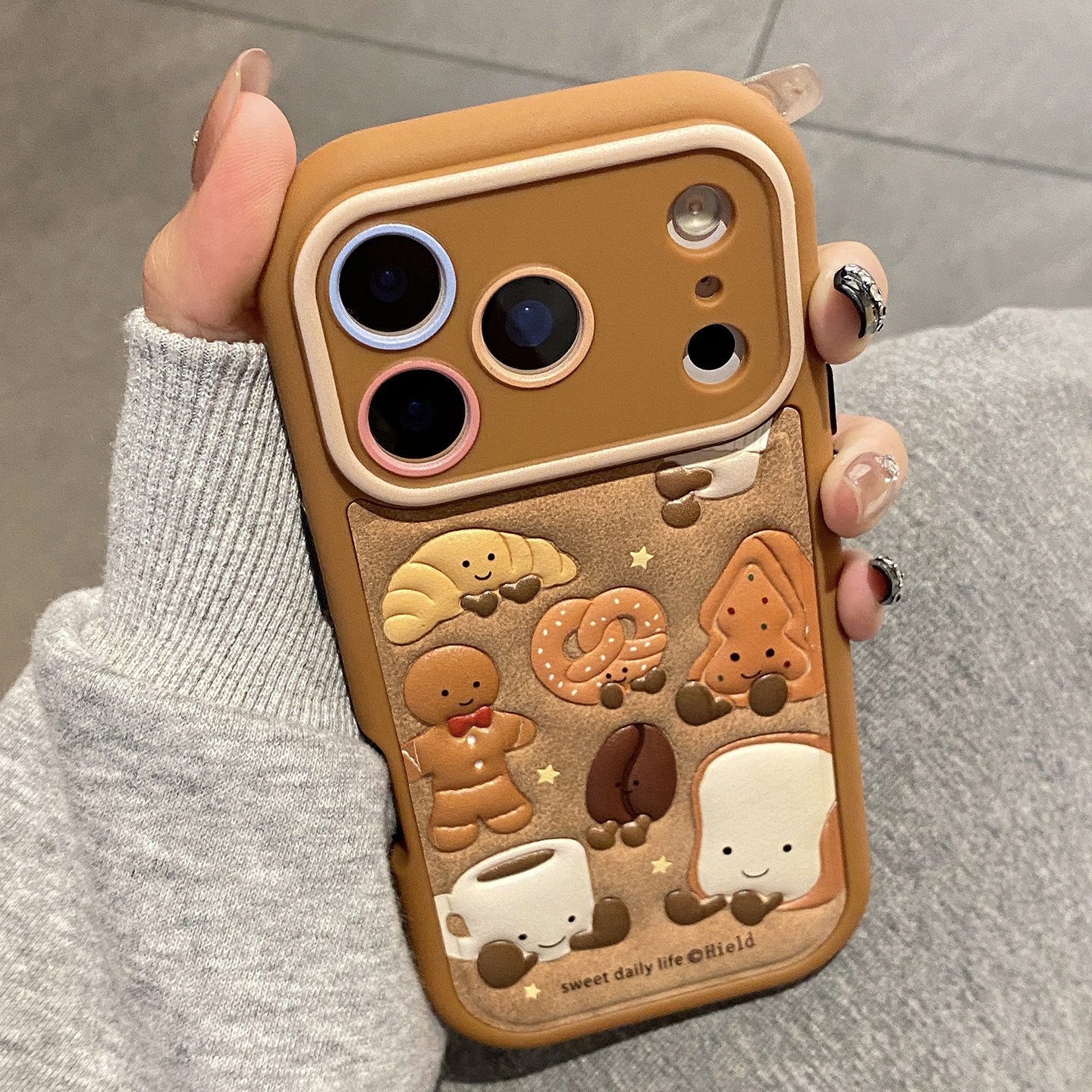 美拉德棕皮牛角包咖啡吐司适用于苹果16手机壳iphone15保护