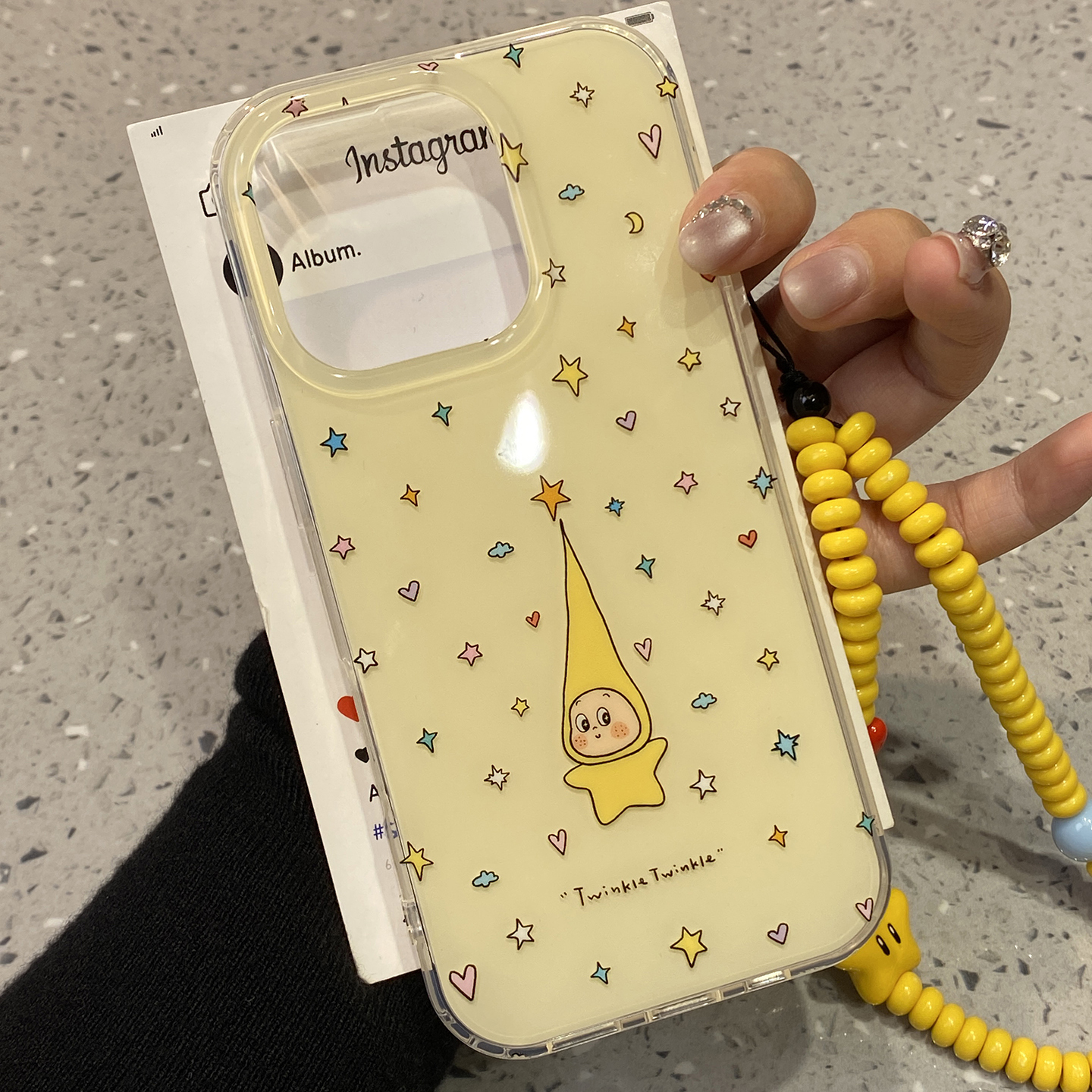 可爱卡通爱心长帽星星人适用于iphone17手机壳苹果15保护套14带链条13新款15promax女款16pro不撞款max手机套