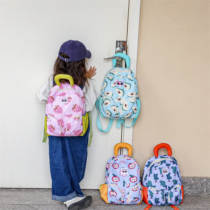 春游儿童背包女孩外出旅游女童双肩包轻便可爱宝宝书包幼儿园男童