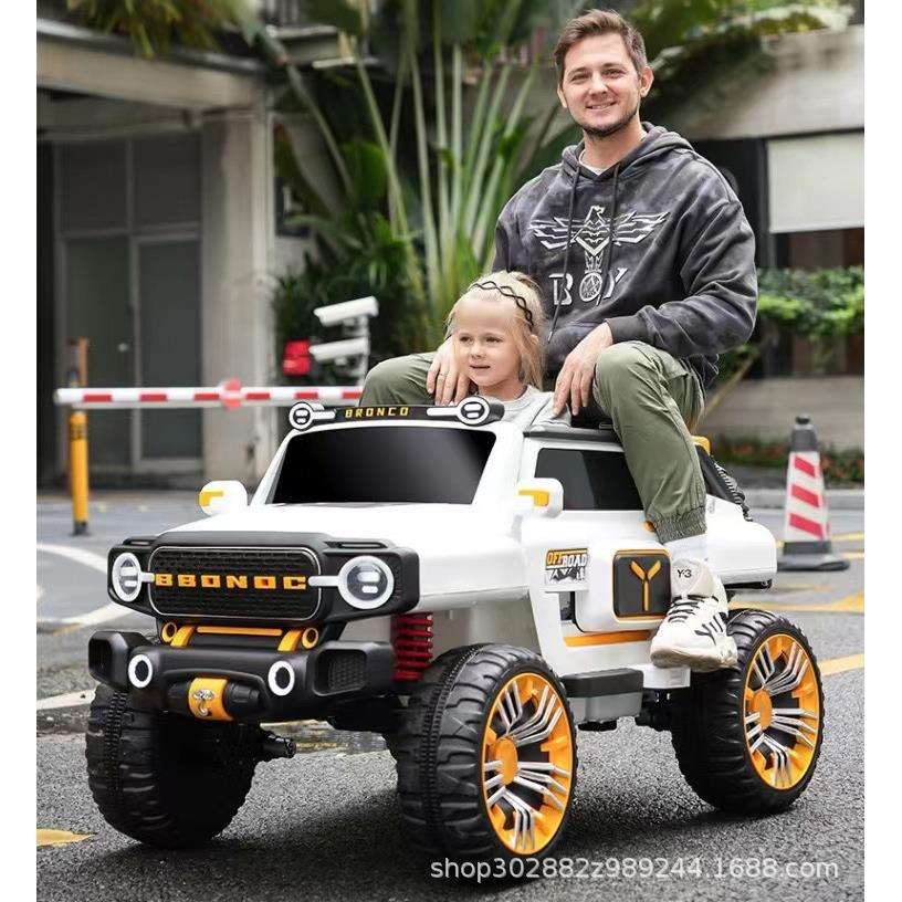 儿童电动四轮汽车遥控男女小孩玩具车可坐双人大人摇摆越野四驱车