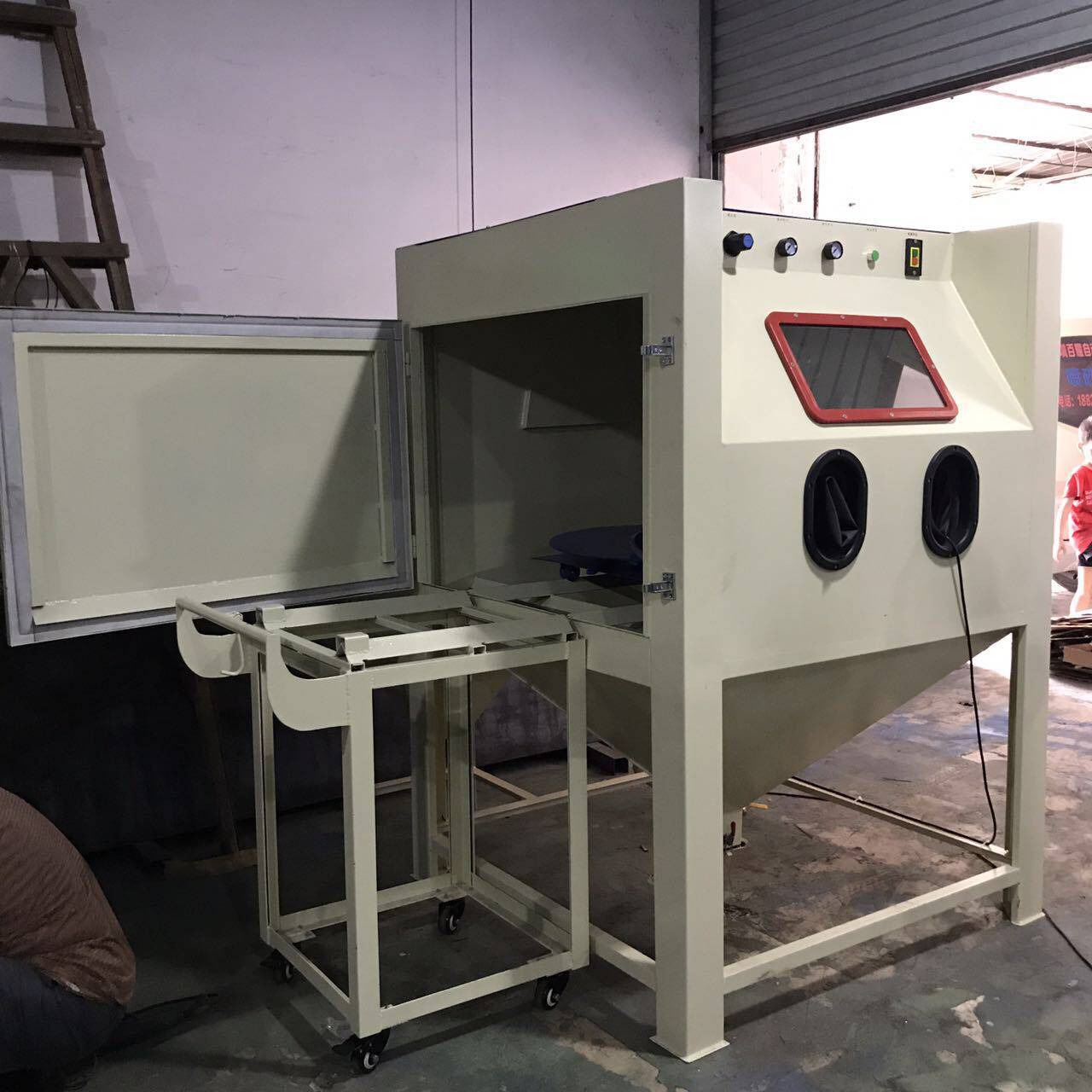供应硅橡胶模具转盘式喷砂机深圳小型手动打沙机喷砂设备厂家
