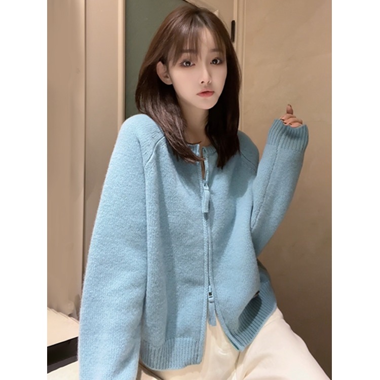 2025年短款蓝色圆领针织开衫