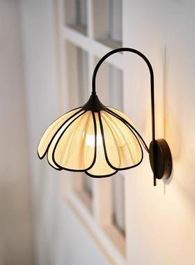 法式奶油风壁灯北欧简约餐厅客厅卧室日式中古风艺术高级感花瓣灯