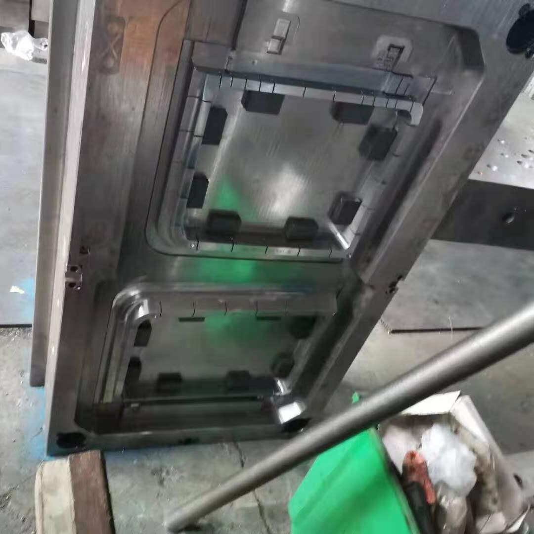 台州源彦工贸 各种大小型模具 加工 各类吹塑注塑机设备 厂家直销