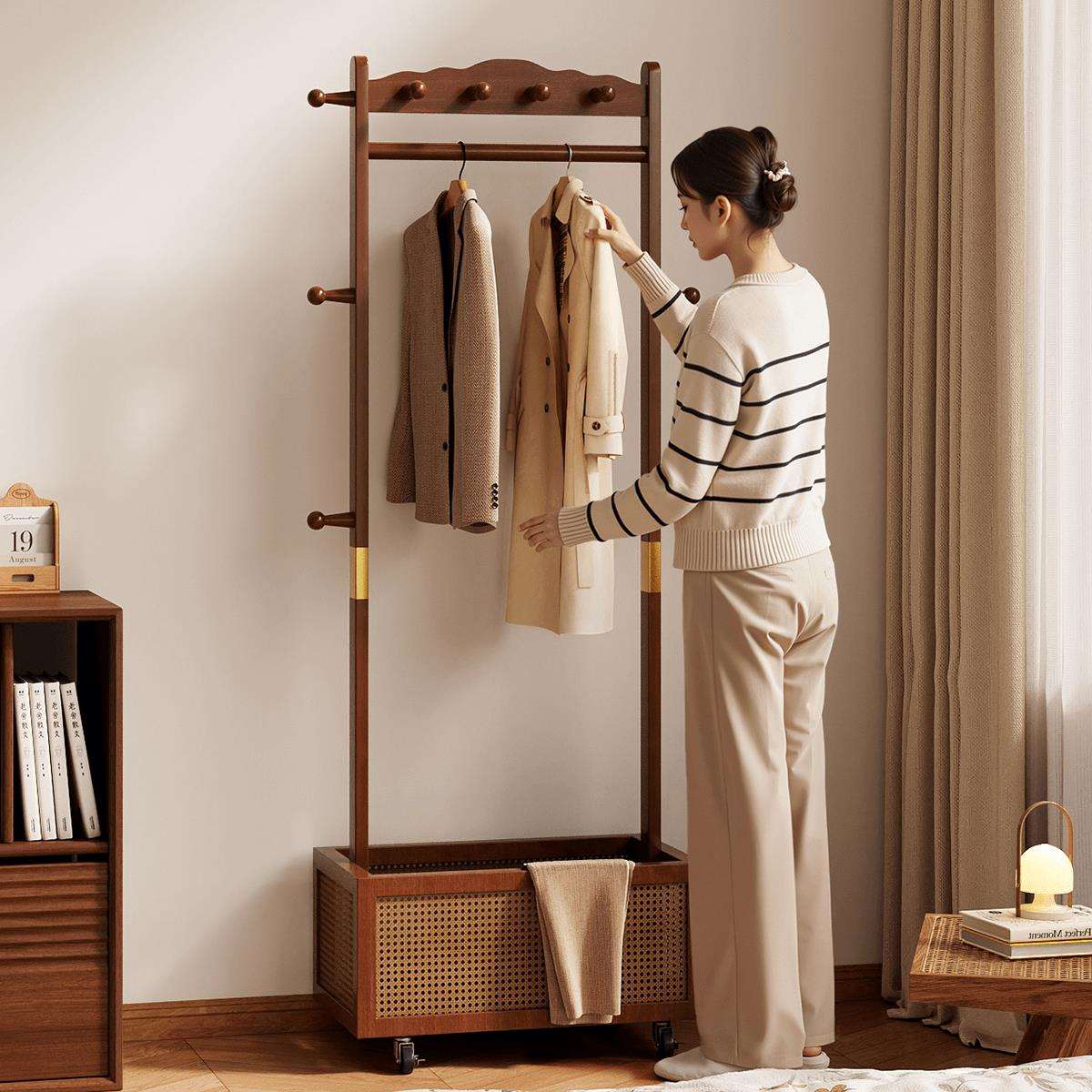 工厂现货直发实木挂衣落地衣卧室衣帽床边晚放衣家用衣服置物架子