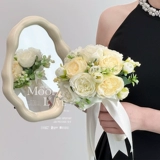 Брак и получить свидетельство о браке и держать цветок имитированный цветочный невест Регистрация свадебное свадебное предложение фотография реквизита бессмертный букет