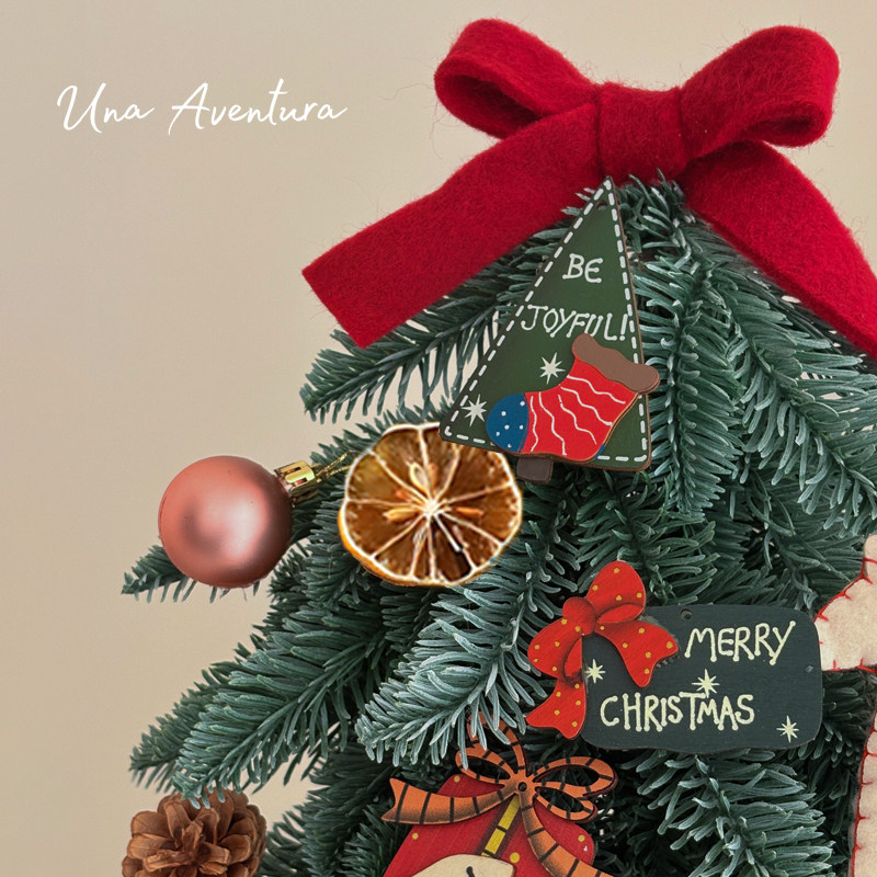 2025新款圣诞节装饰家用圣诞树仿真迷你桌面ins风装饰品diy小摆件