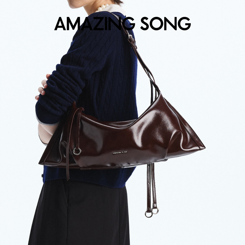 【所有姐姐的衣橱直播间】Amazing Song乙颂饺子包抽绳桶包斜挎包,箱包皮具/热销女包/男包,牛角包,淘宝优惠券,粉丝福利购,淘宝优惠卷