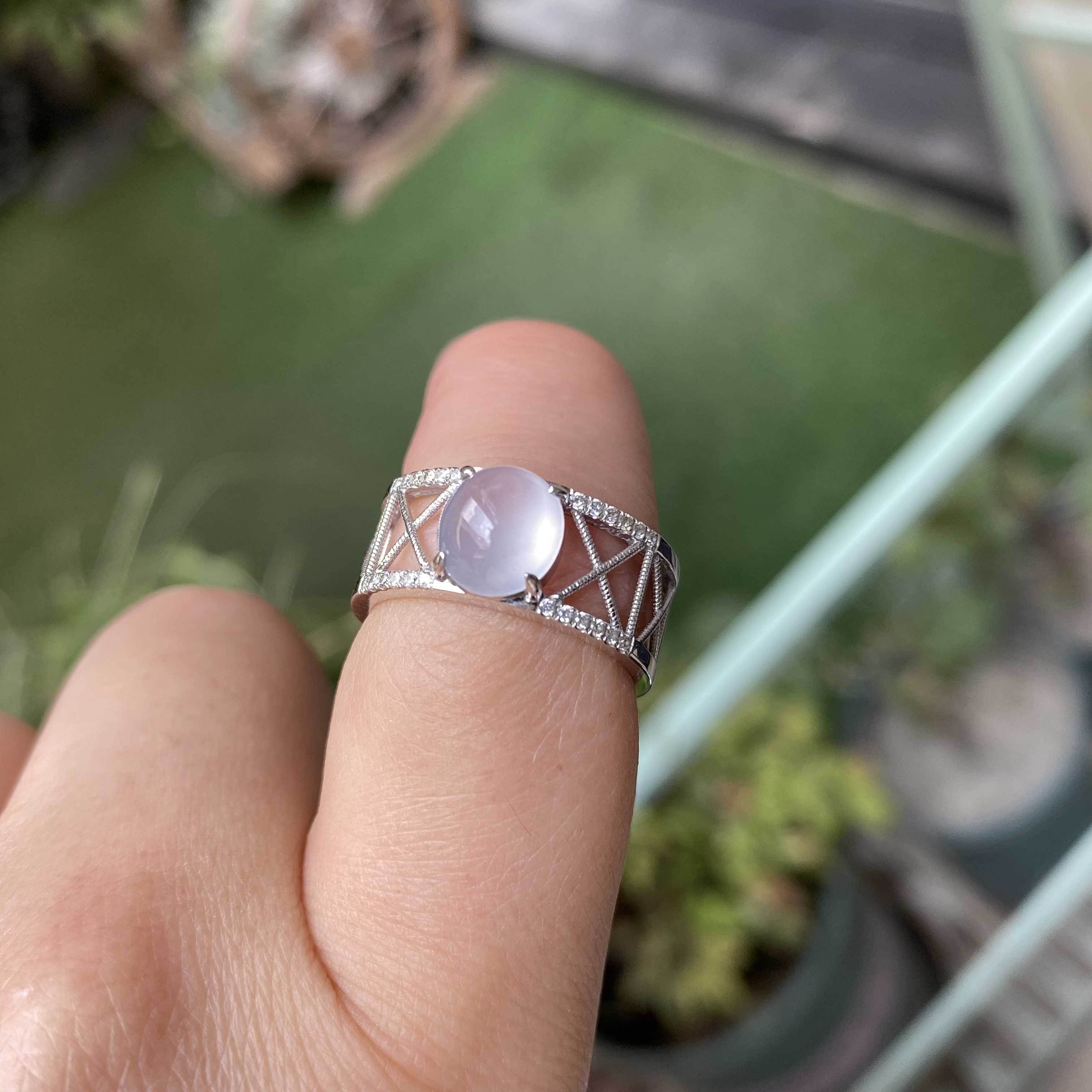 昆明地矿珠宝    18K镶翡翠戒指