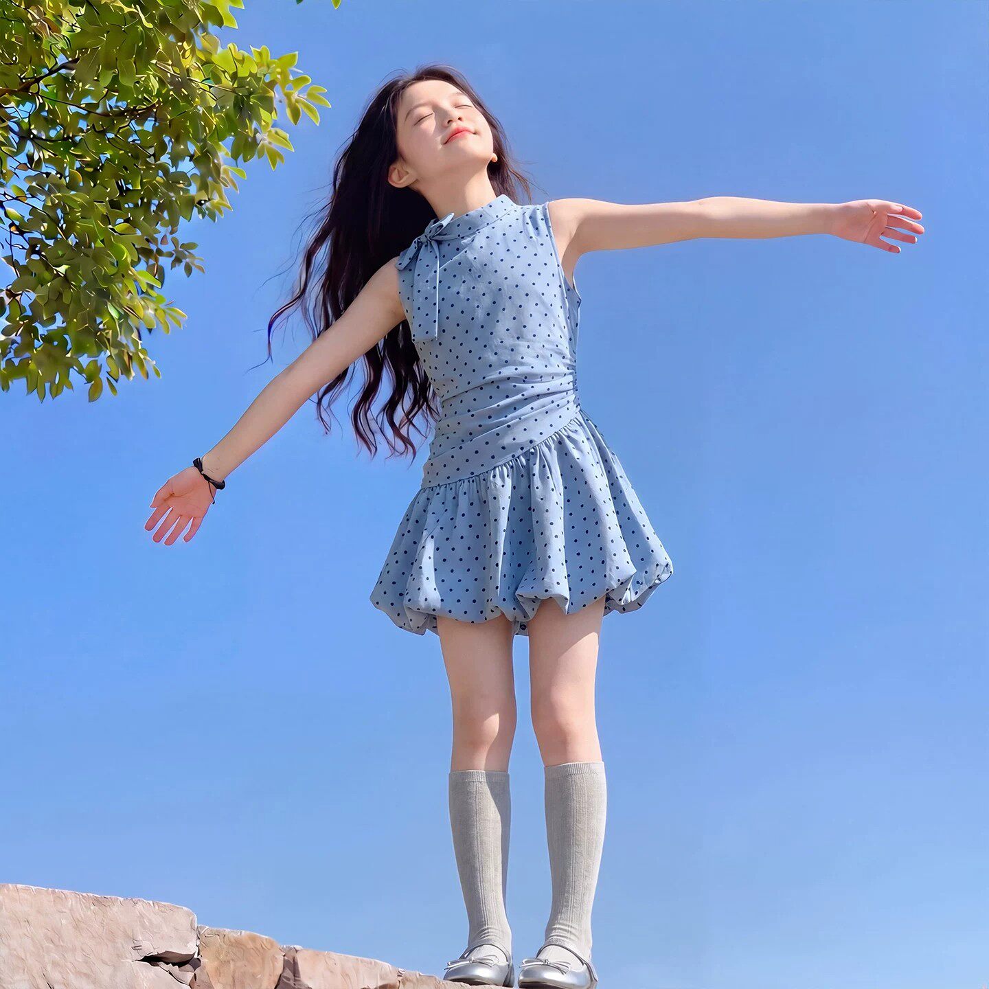女童独特漂亮连衣裙夏2026新款女初中生超好看背心裙洋气时髦夏裙